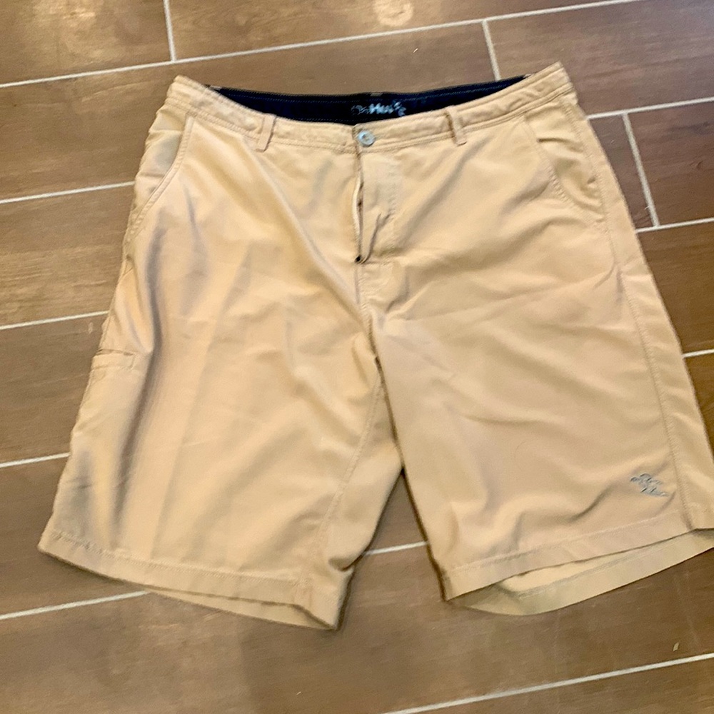 Mens DaHui hybrid Collection shorts, size 36, tan